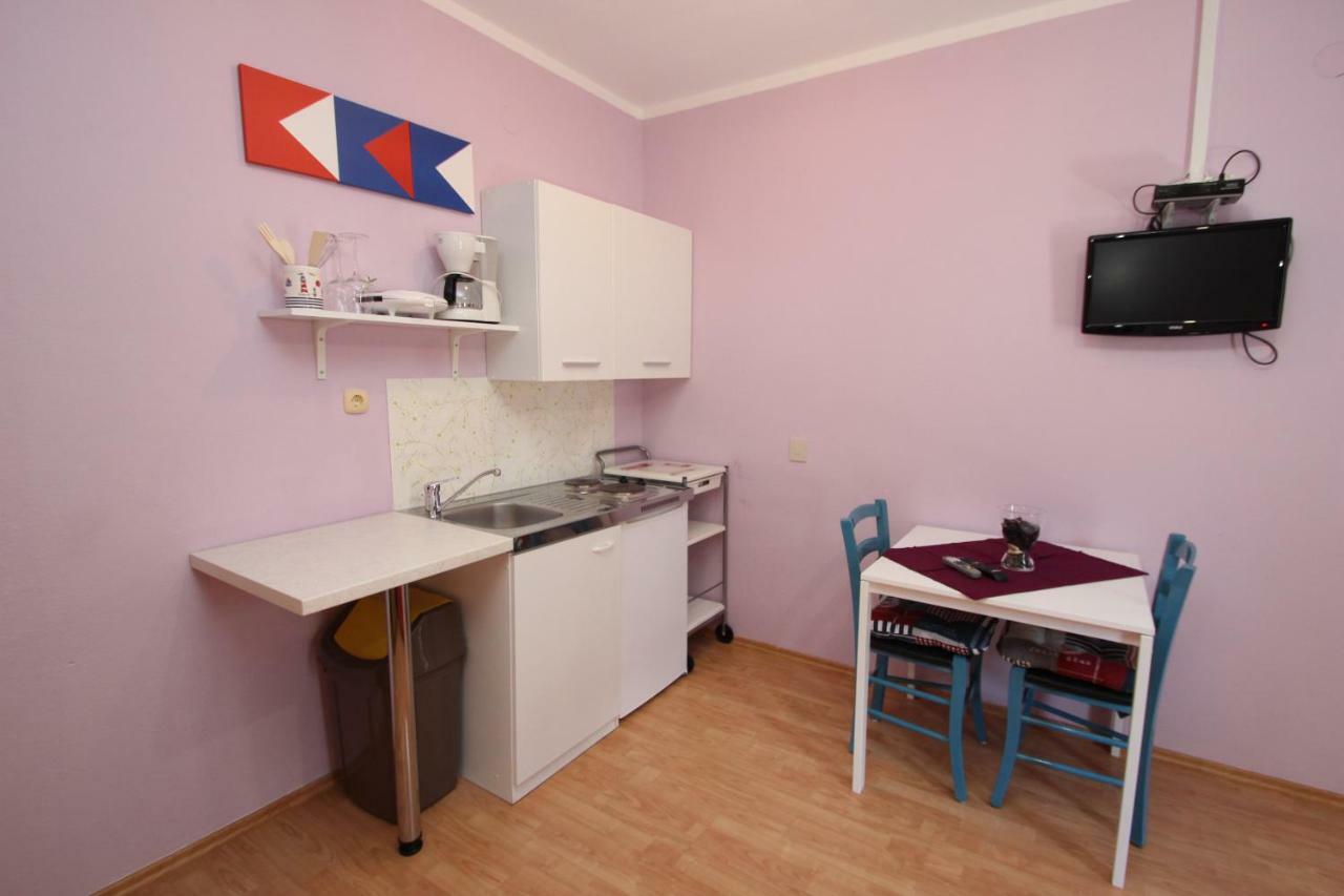 Apartment Sandi Vrsar Exterior photo